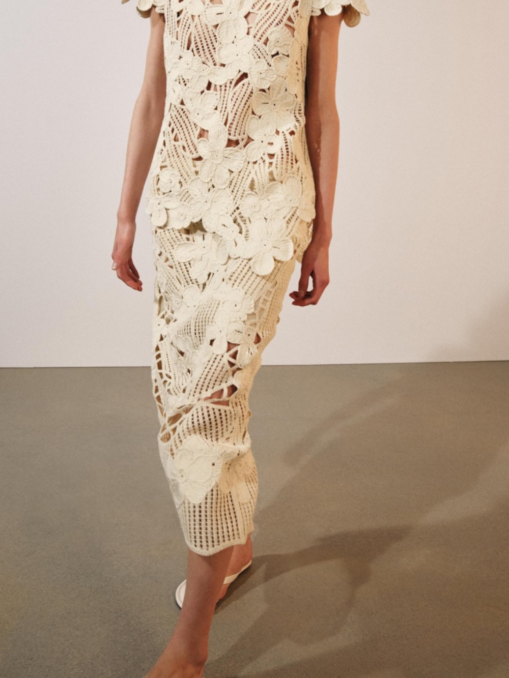 ZARA ZW Collection Crochet Midi Skirt Small NWT 3D Floral appliqué Knit Cream